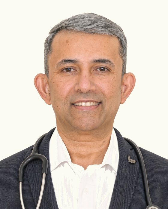 Dr Niraj Gopinath
